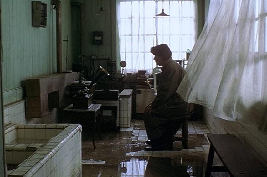 [영화 다시보기] 큐어 줄거리, 등장인물, 리뷰 - 엽기적인 연쇄 살인 사건을 둘러싼 범죄 스릴러 영화 추천