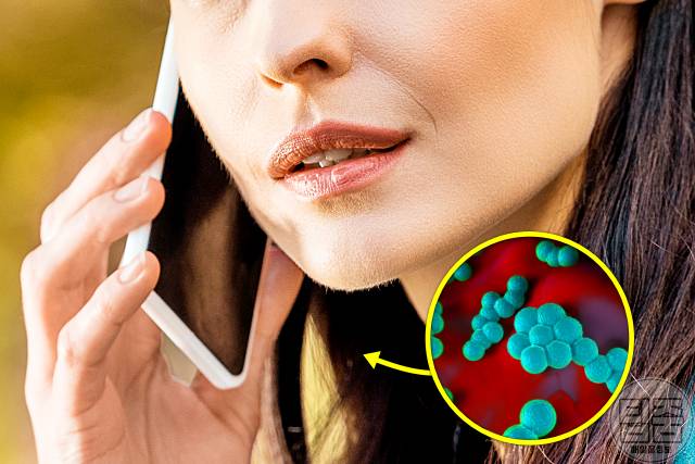 성인여드름원인 휴대폰 갑자기 여드름 나는 이유