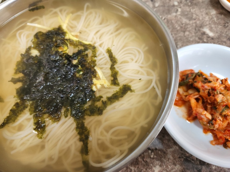 인천 영종도 장사의신 13년 전통 김치말이국수, 김치 냉국수 맛집 추천