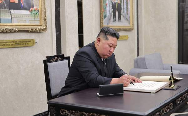 북한 두 국가 개헌: 통일 삭제&middot;영토 조항 신설과 김정은 핵 지휘권 명문화의 충격적 배경