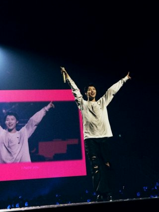 우즈 무급 구인 콘서트 스태프 채용 논란
