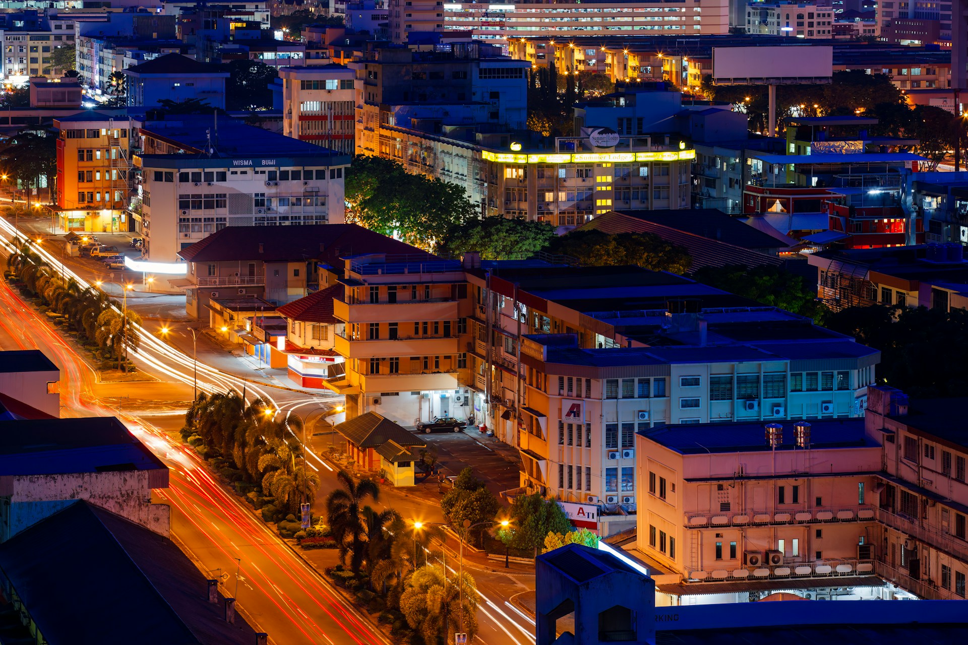 코타키나발루의-밤