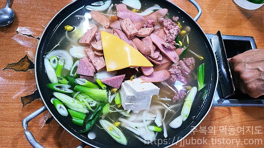 김가네-부대찌개-대표-메뉴-부대찌개