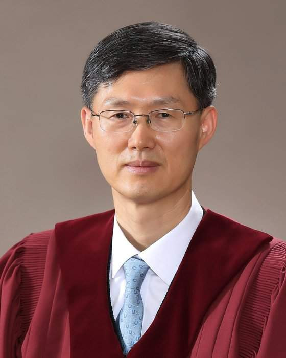 문형배 헌법재판소장 프로필