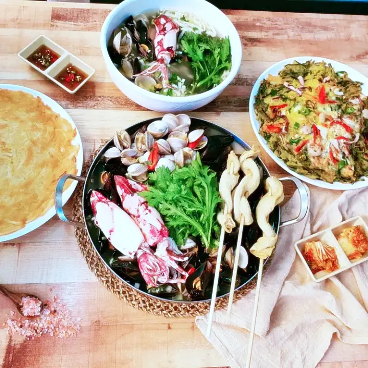 투데이 맛있는 메뉴 중년의 소울푸드 한치칼국수 & 감자전 맛집 추천 부산 부산역 맛집