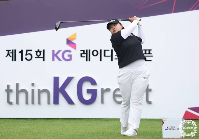 KG 레이디스 오픈 우승자 신다인 KIPGA 2연패