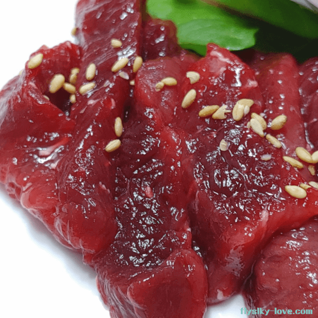 고래고기로 만든 육회