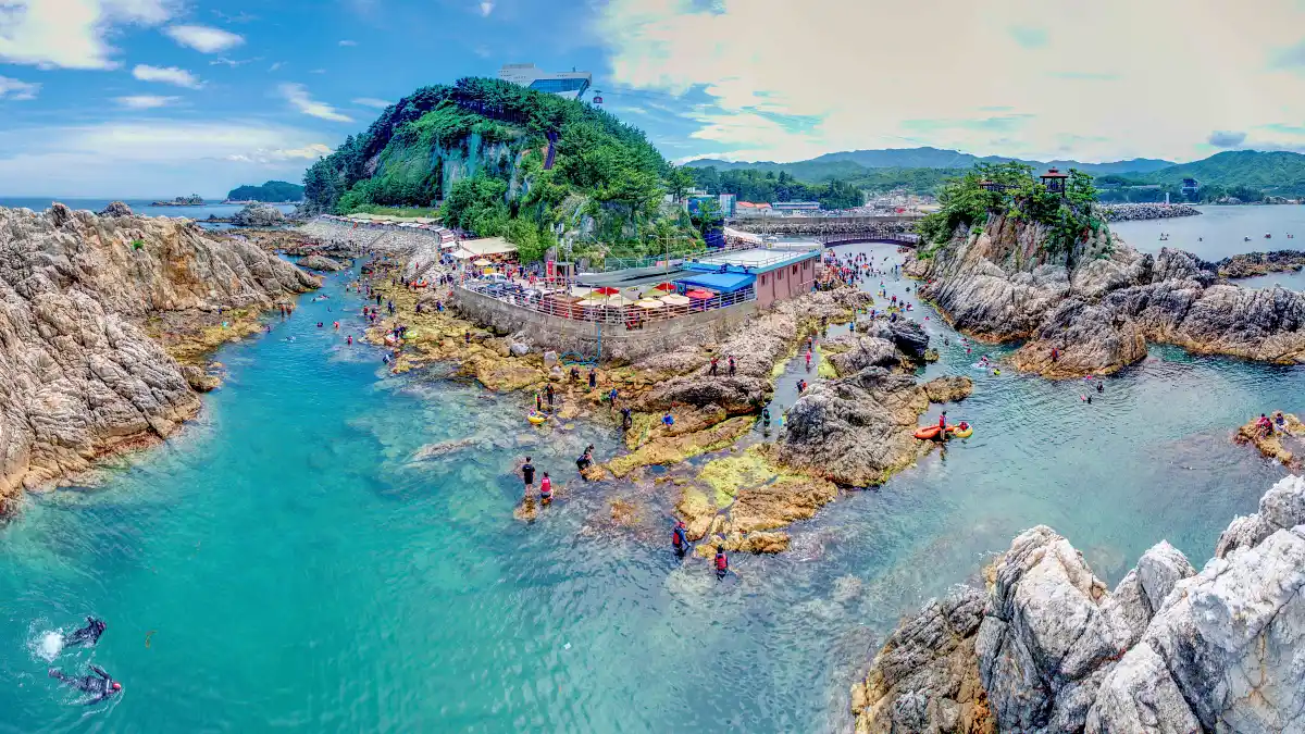 삼척 장호항 / 사진: ⓒ한국관광공사 라이브스튜디오
