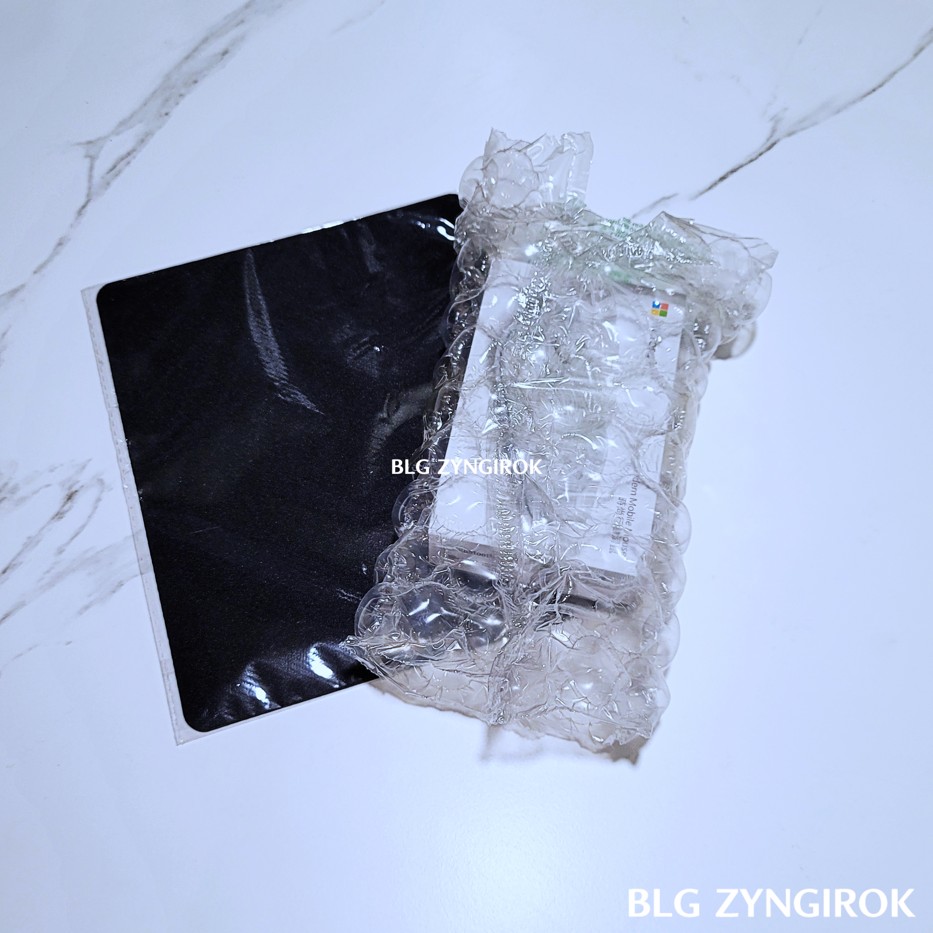 마이크로소프트 모던 디자인 마우스 택배 수령한 상품 모습이다.