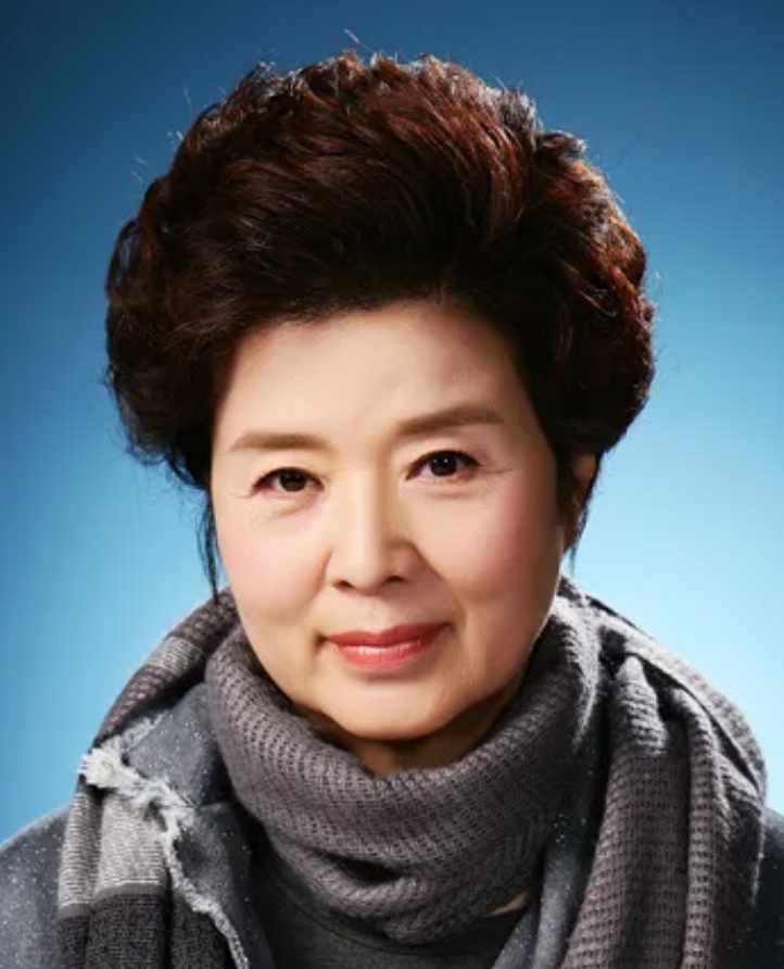 윤미라
