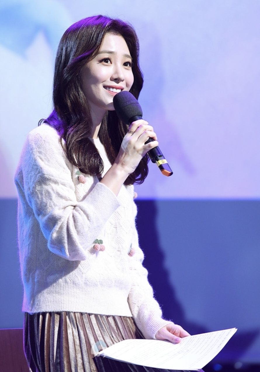 박연경 미소