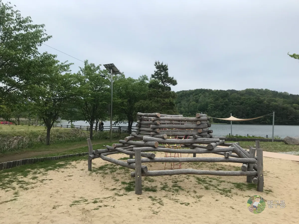두물머리-물래길-야외까페-옆-모래마당