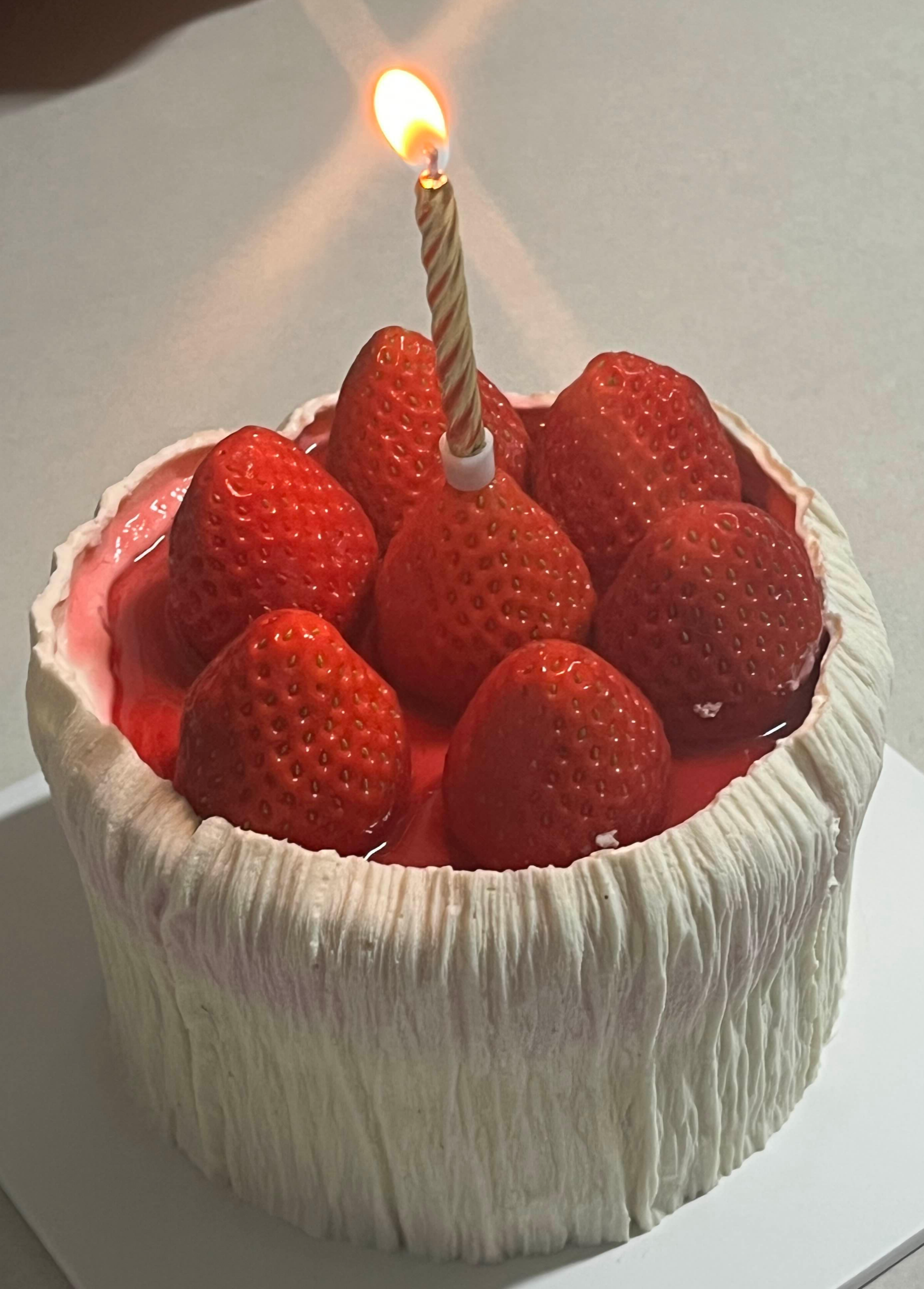 딸기와 크림이 어우러진 카페 재인 프레지에