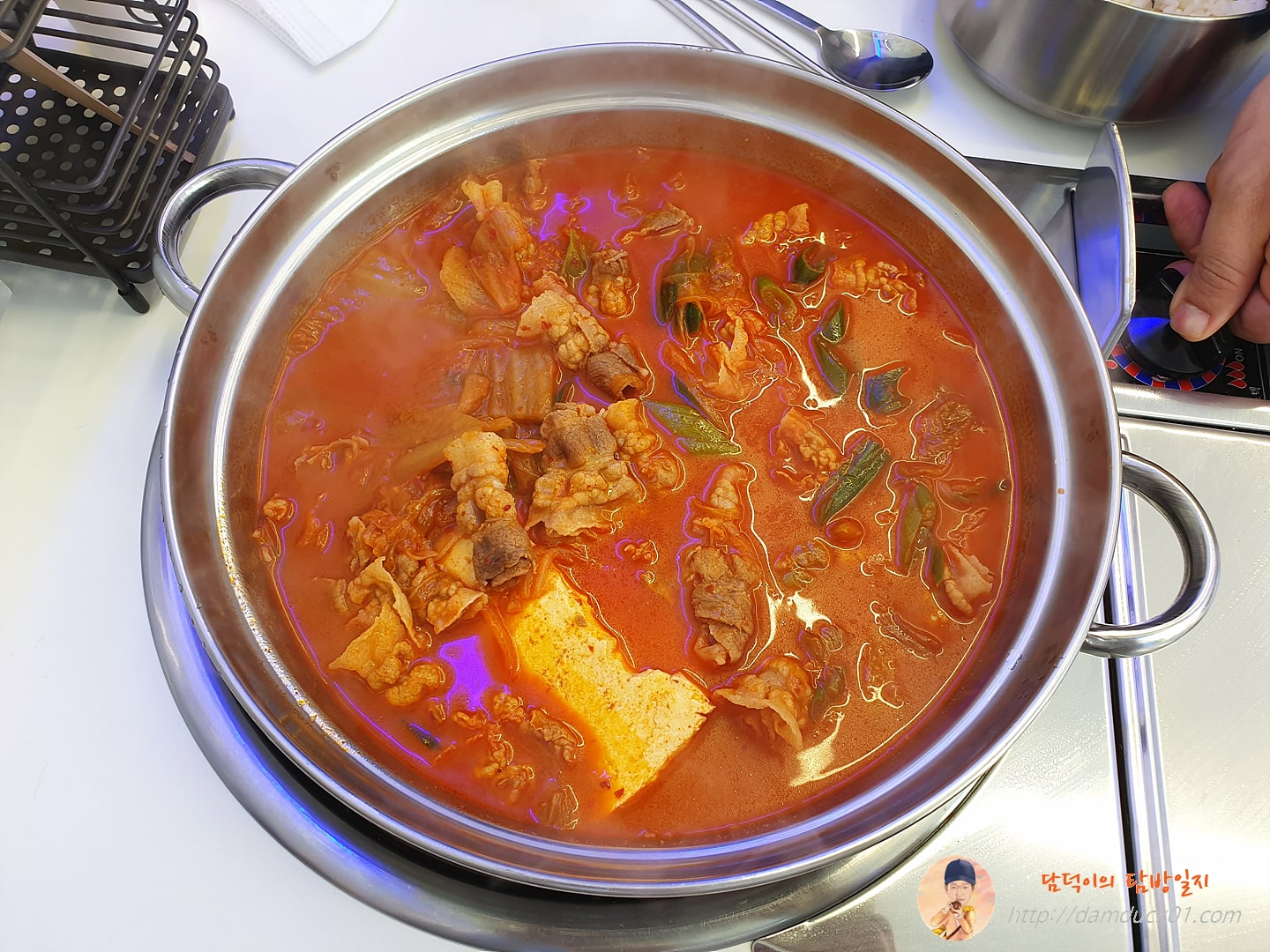 청년찌개 서울1호점 대패김치찌개