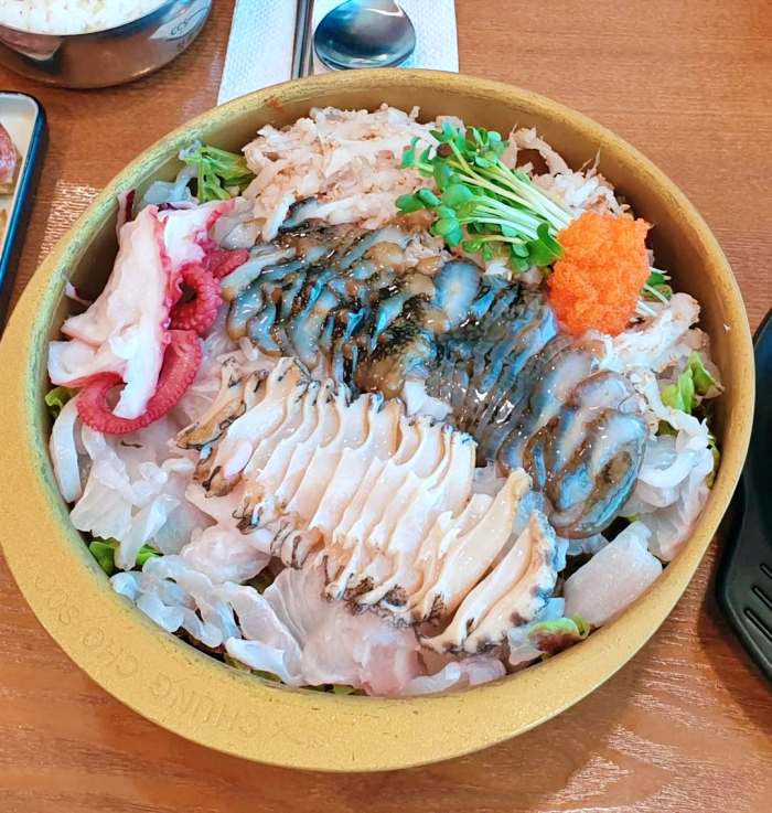 생방송 오늘저녁 인천 용유도 속초식 제철 생선회 사골육수 물회 맛집