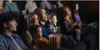 극장 영화보는 사진