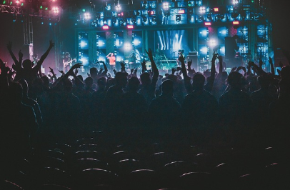 메타버스에서 이루어지는 음악 활동 – 가상 공간에서 공연과 팬미팅의 새로운 패러다임