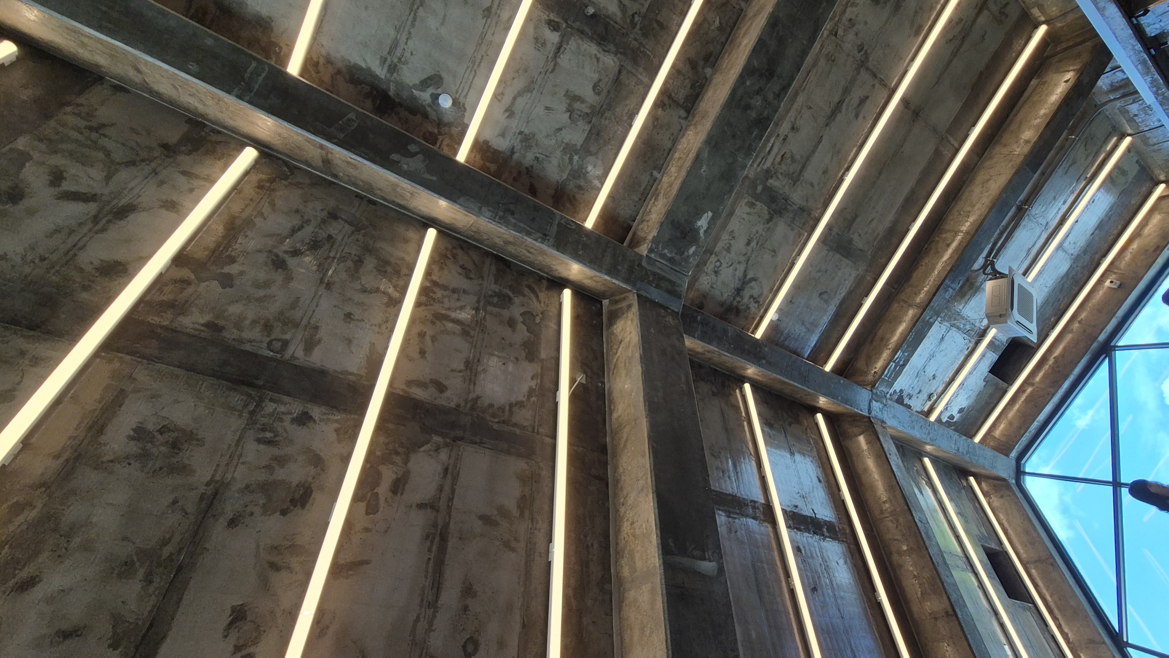 계룡 파스쿠찌 2층 천장