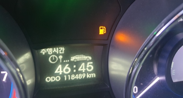 주유경고등이-들어온-계기판