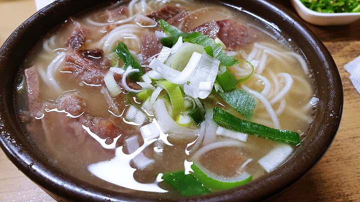 토요일은 밥이좋아 예산 백종원 예산시장 부근 소머리 국수 맛집 소머리국밥 장터 국밥 수육 예산10미 현지인 추천 토밥 좋아 방송정보