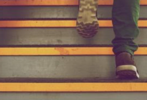 계단을 오르다.