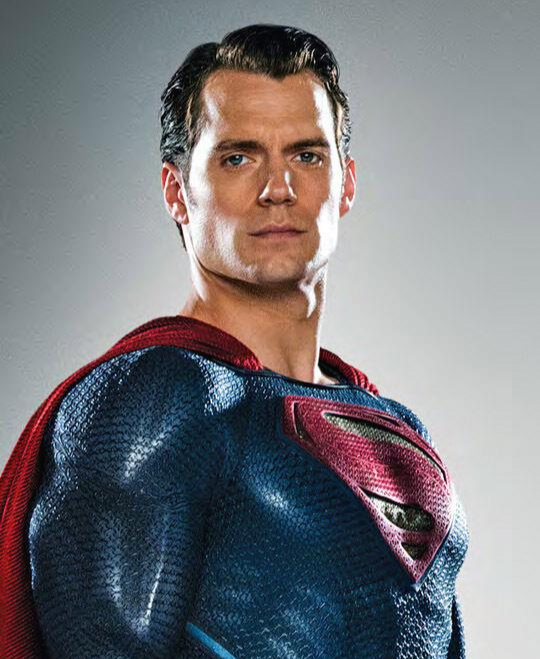 헨리 카빌이 슈퍼맨 복장을 입고 있는 모습