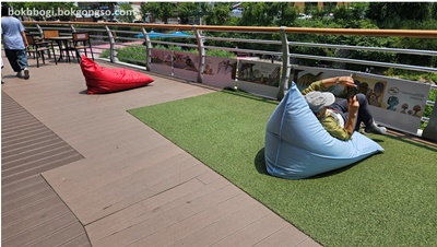 홍제천 폭포카페