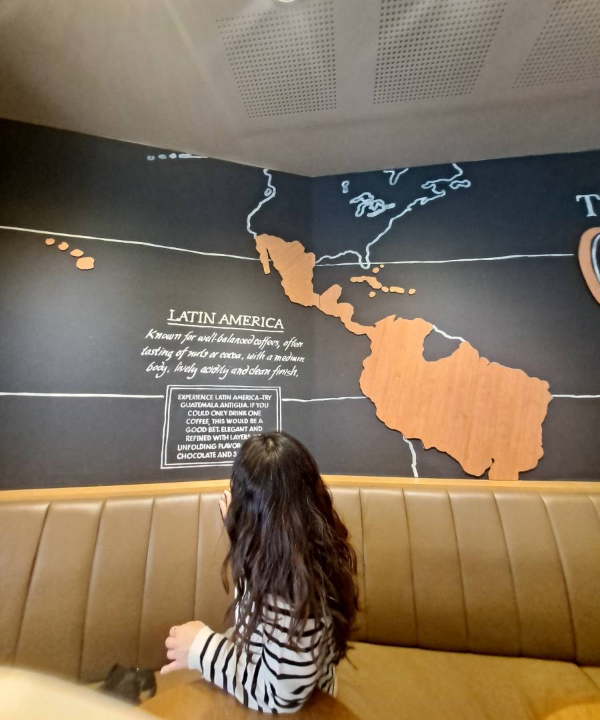 스타벅스 커피지도 벽화