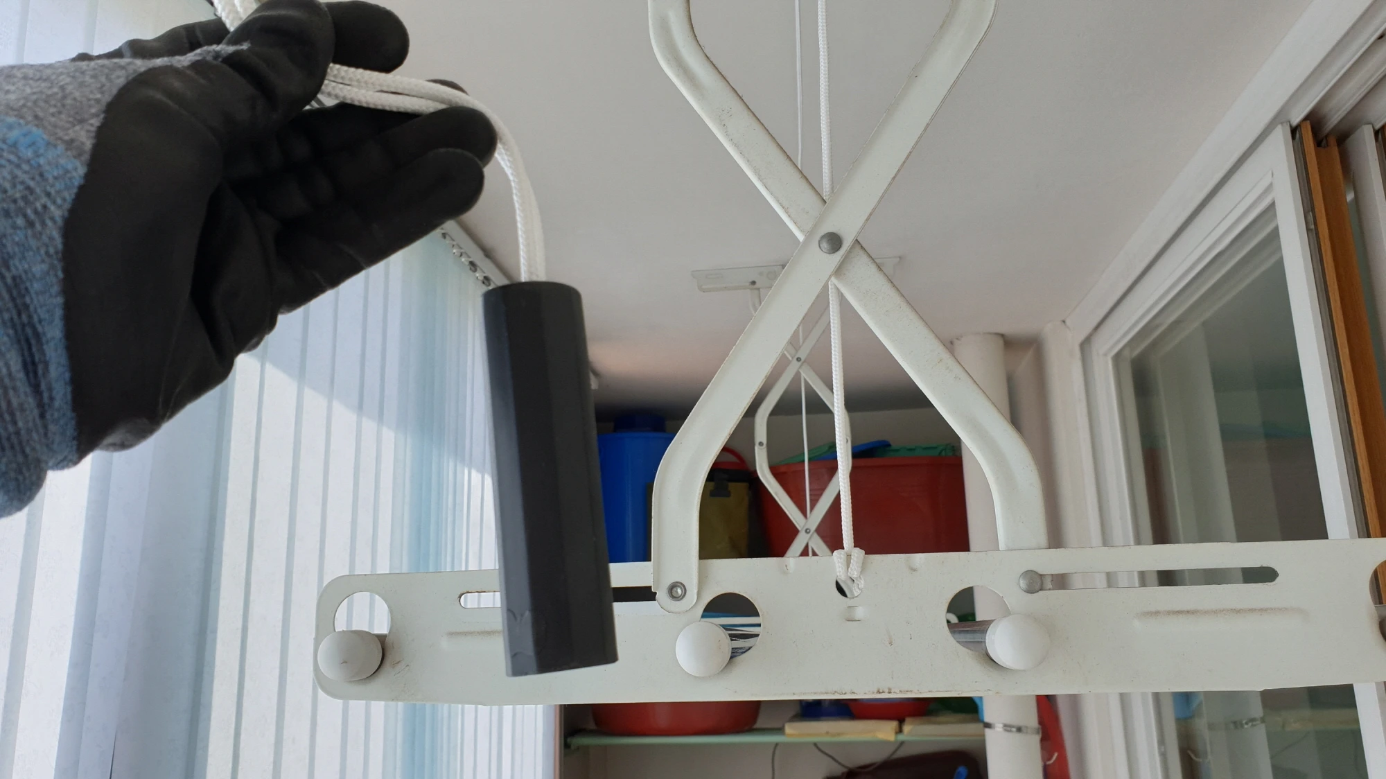 건조대 줄 손잡이 교체 완료 모습