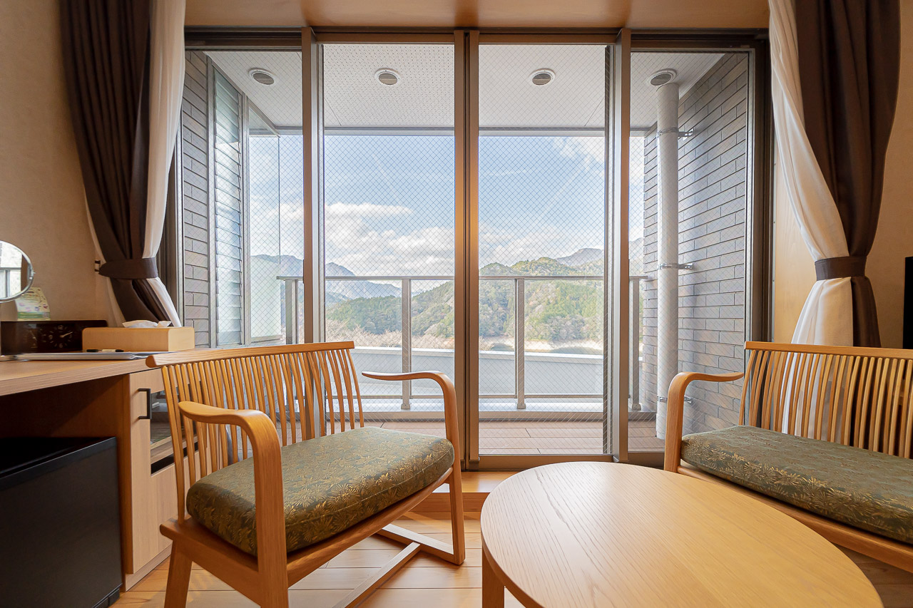 Sameuraso Lakeside Hotel: A Quiet Stay Beside Lake Sameura, Kochi — original photograph 16
