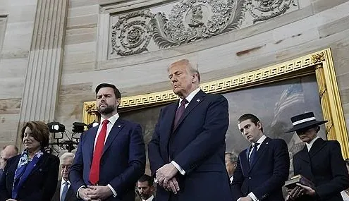 트럼프 취임식 - 묵념장면