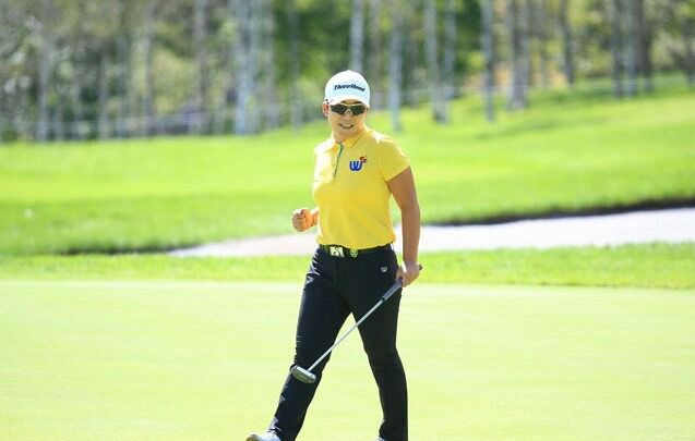 미야자키 UMK 컨트리클럽에서 플레이하는 신지애 프로의 경기 모습