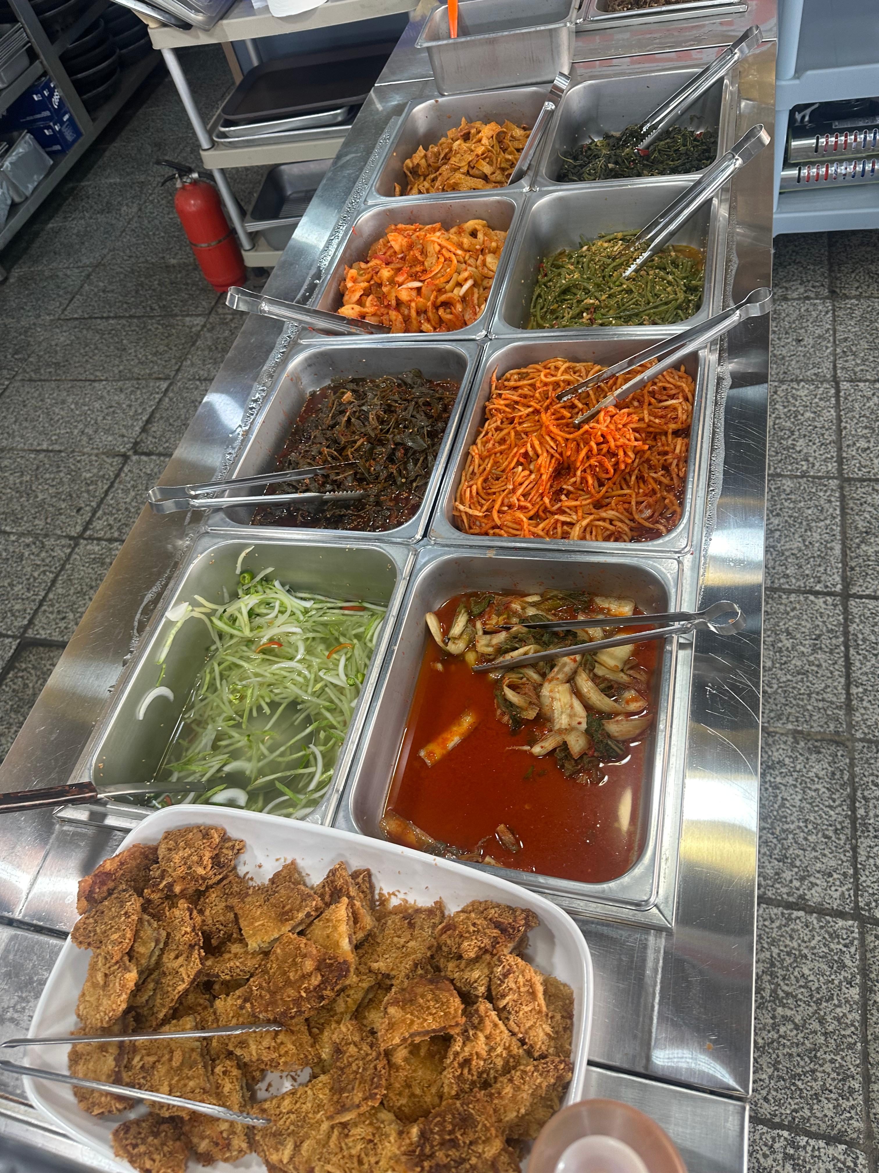 충남 보령, 대천, 무창포 여행 후기3(국내 가족 여행지 추천, 무창포 비체팰리스, 또다시 갯벌체험, 대천 맛집 부페, 점심 밥집 뷔페, 진짜 예쁜 카페 아르나, 분위기 좋은 카페 아르나, 한밤중 닭벼슬섬 산책, 대천항 수산시장 재방문, 찰광어회, 오징어회, 우성수산, 수연호수산, 무창포 비체펠리스, 오션뷰, 밥 해먹을 수 있는 숙소, 무창포 펜션)