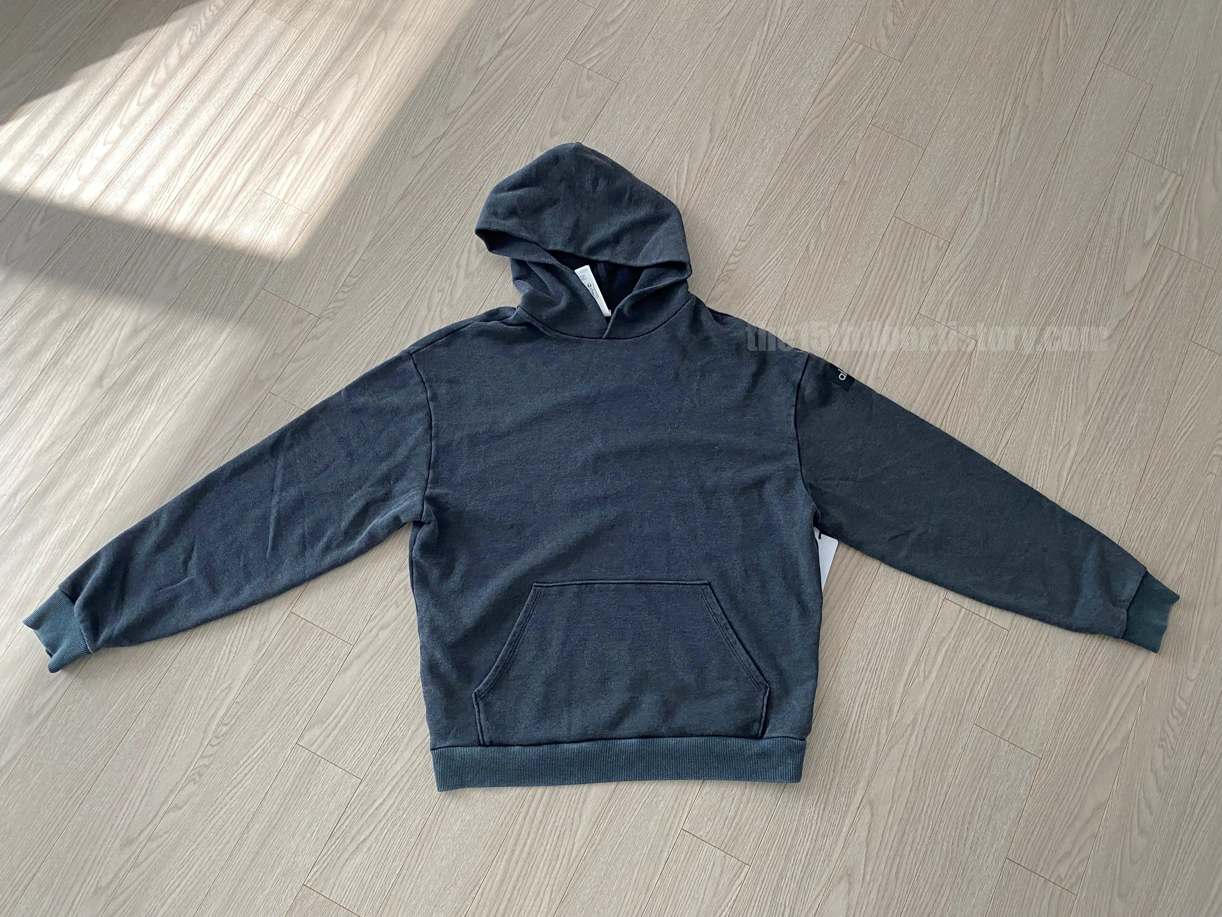 구매한 제품 (Chill Vintage Wash Hoodie/ 칠 빈티지 워시 후디)