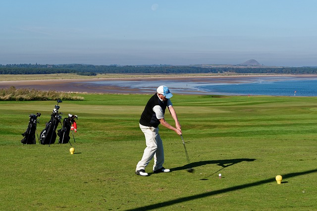 임팩트 직전의 골프공