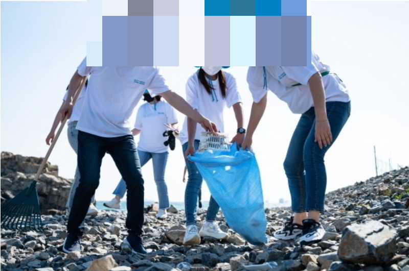 애터미는 제품 생산 과정에서 에너지 효율을 높이고, 폐기물을 줄이며, 오염 물질 배출을 최소화하기 위한 노력을 지속하고 있습니다. 원재료 수급 단계에서부터 지속가능성을 고려하여 윤리적이고 친환경적인 방식을 추구하죠