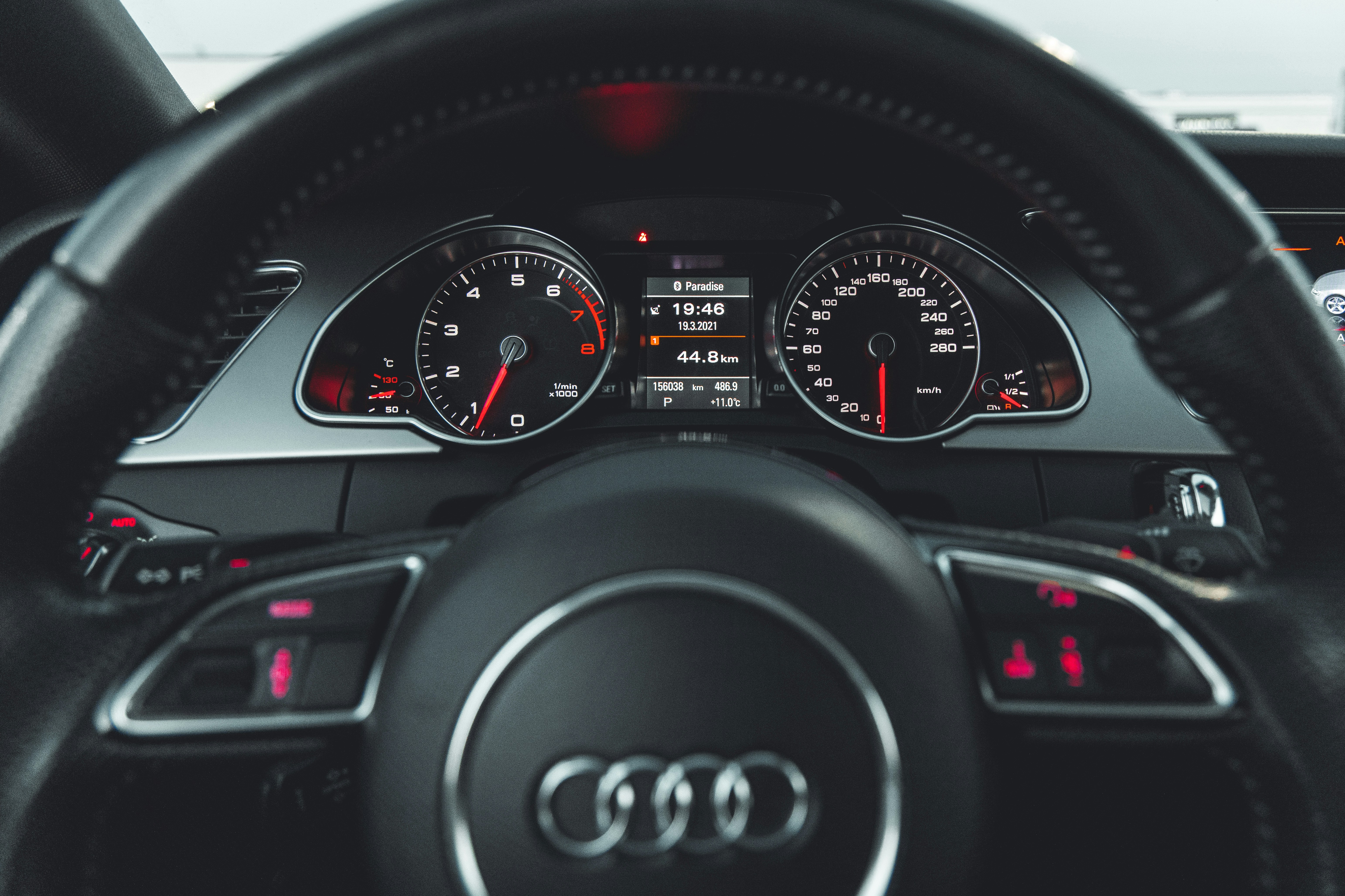 사이버트럭 내부 기능