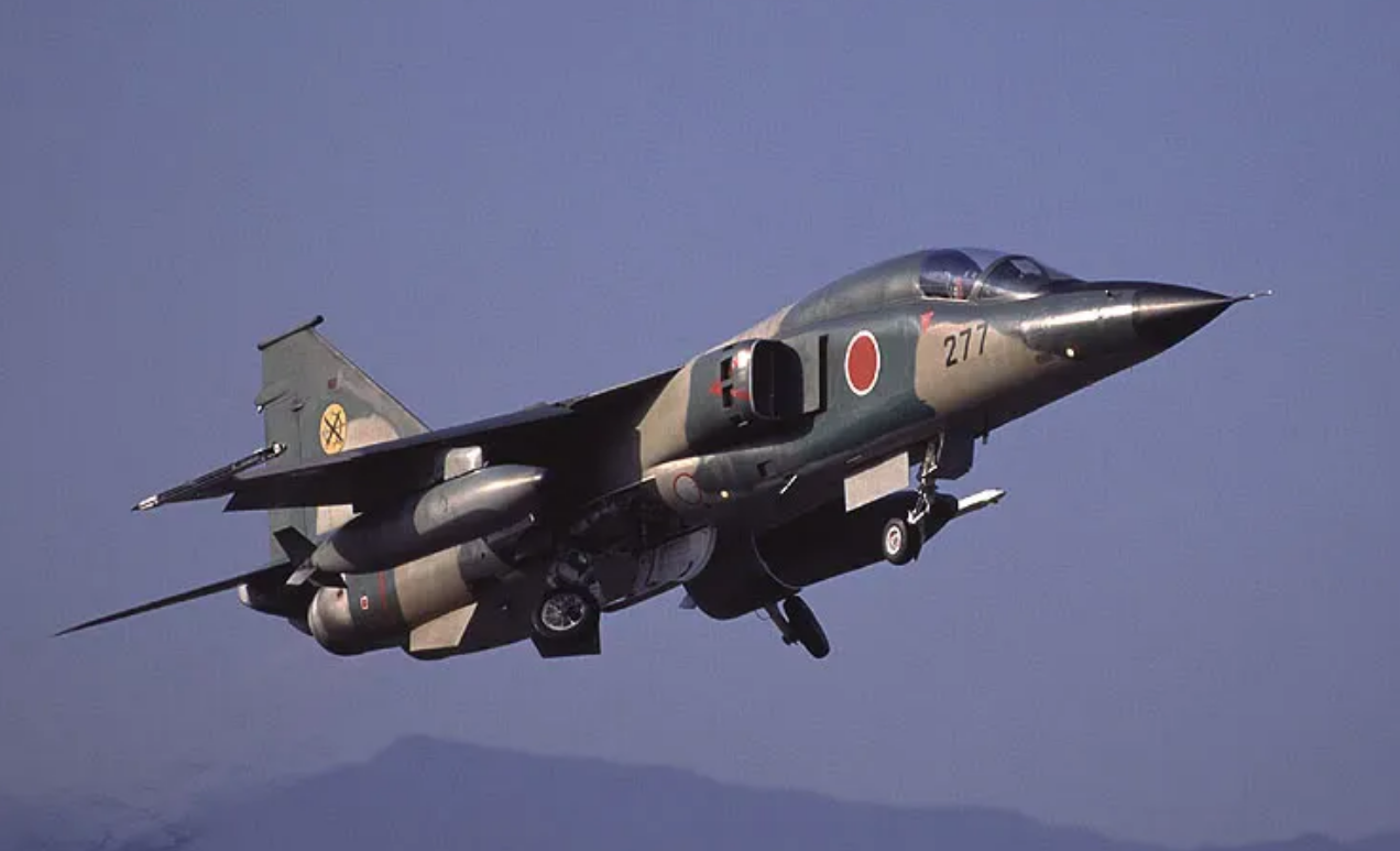 일본의 미츠비씨 F-1 전투기