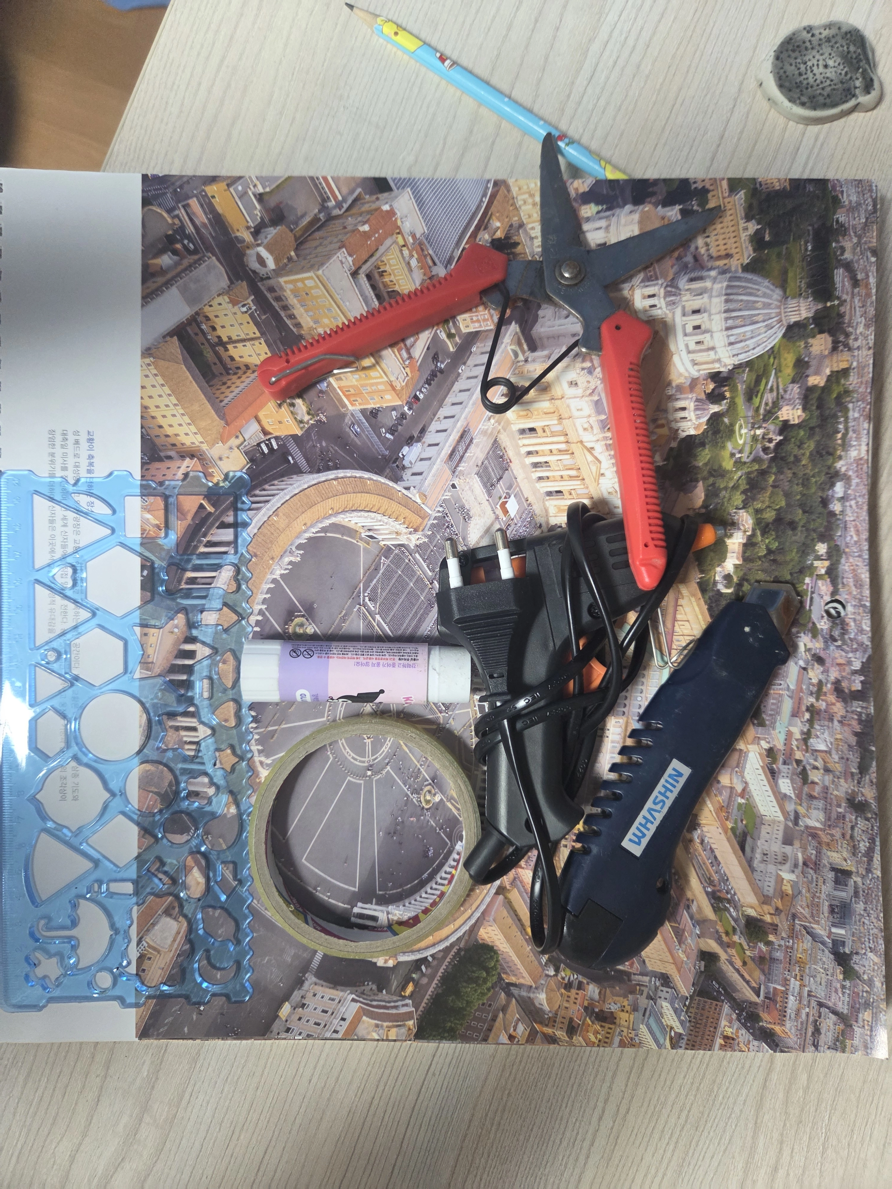 다 쓴 달력 재활용 방법: 봉투 만들기 & 스탠드 메모지 DIY 가이드