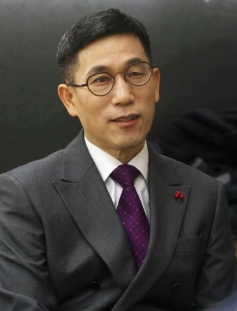 진중권 프로필 나이 고향 학력 교수 경력