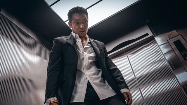 사건의 흑막인 강해상(손석구)이 서있다.