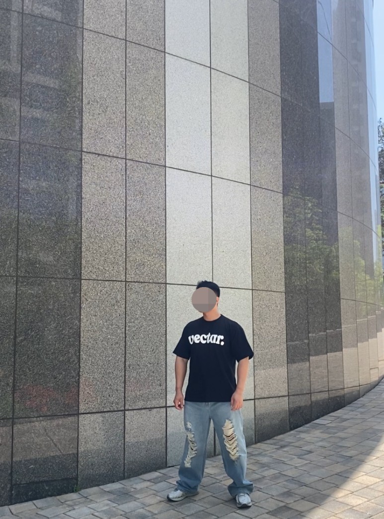 데일리룩(2024. 4. 28.)벡타르 반팔티, vectar. 반팔티, 벡타르 티셔츠, vectar. 티셔츠, vectar., 벡타르, 무신사스탠다드 데미지진, 아식스 조그 100 실버