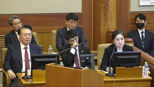 김계리 변호사 변호인단 내부 '팀킬' 논란