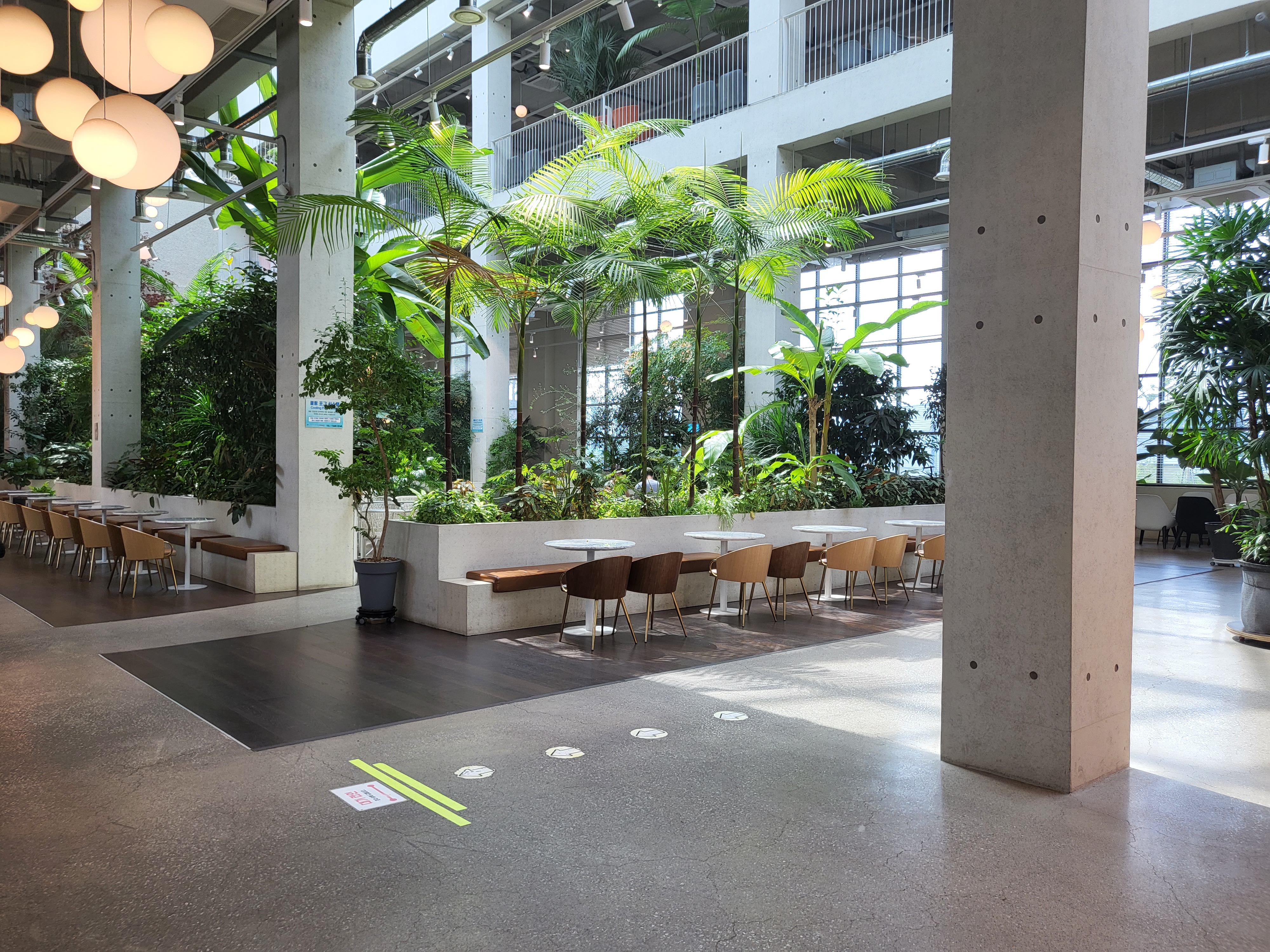 앤드테라스 - 1층 자리