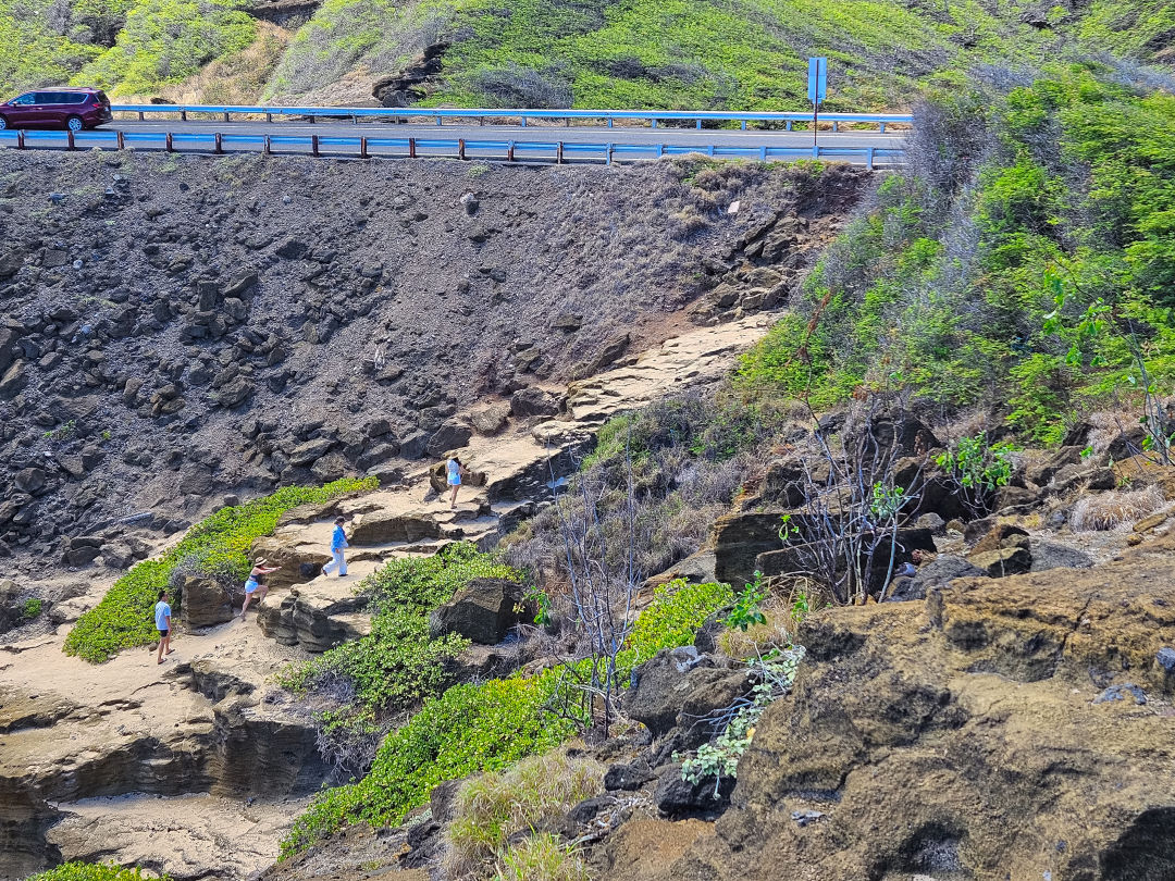 할로나 블로우홀 코브 내려가는길