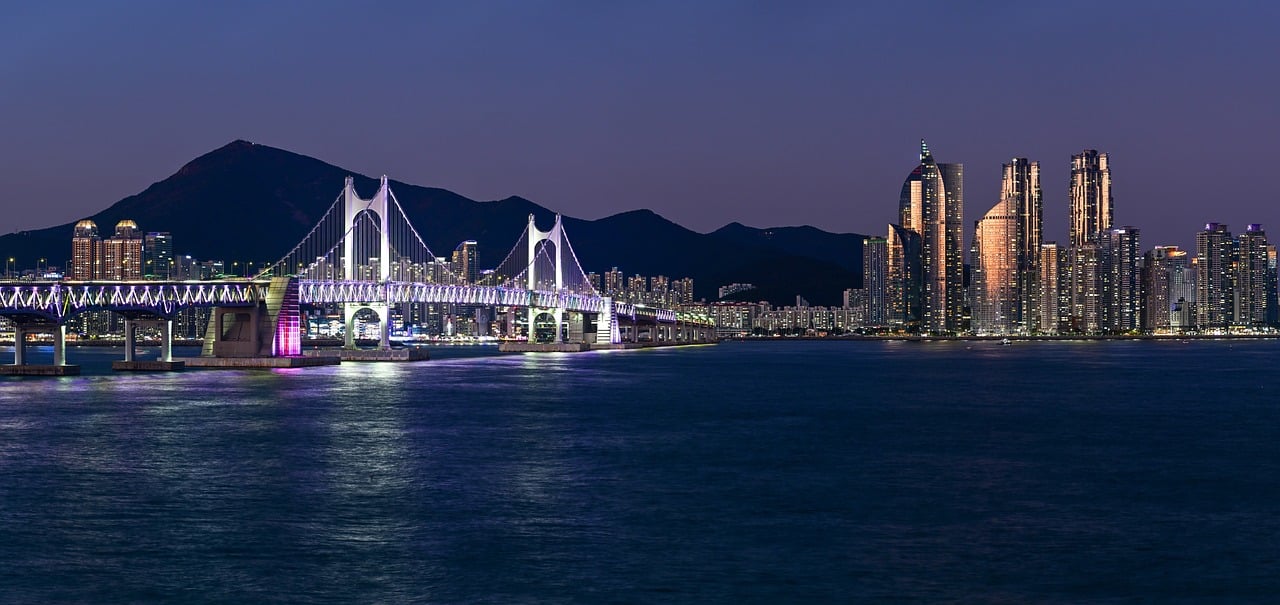 부산 밤바다 관련된 사진