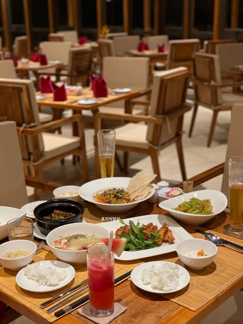 나트랑 아나만다라 올인클루시브 석식 수요일 음식