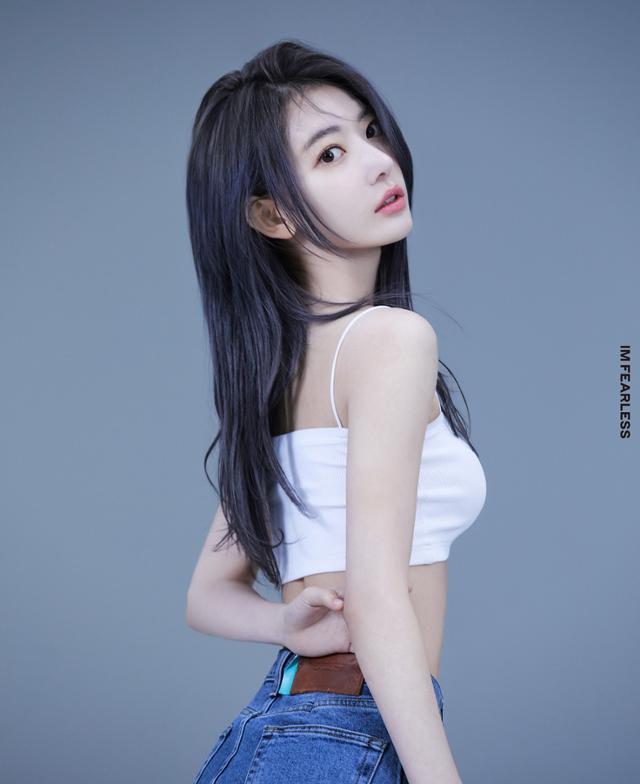 르세라핌(LE SSERAFIM0)