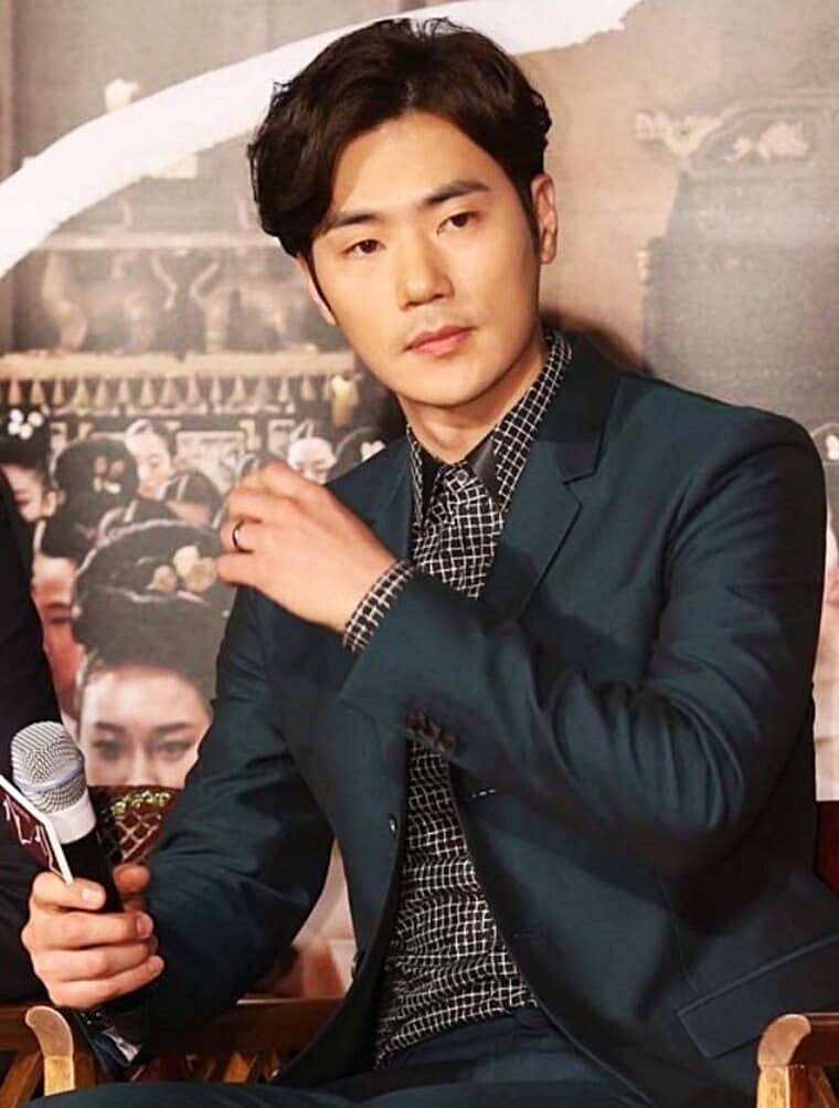 배우-김강우