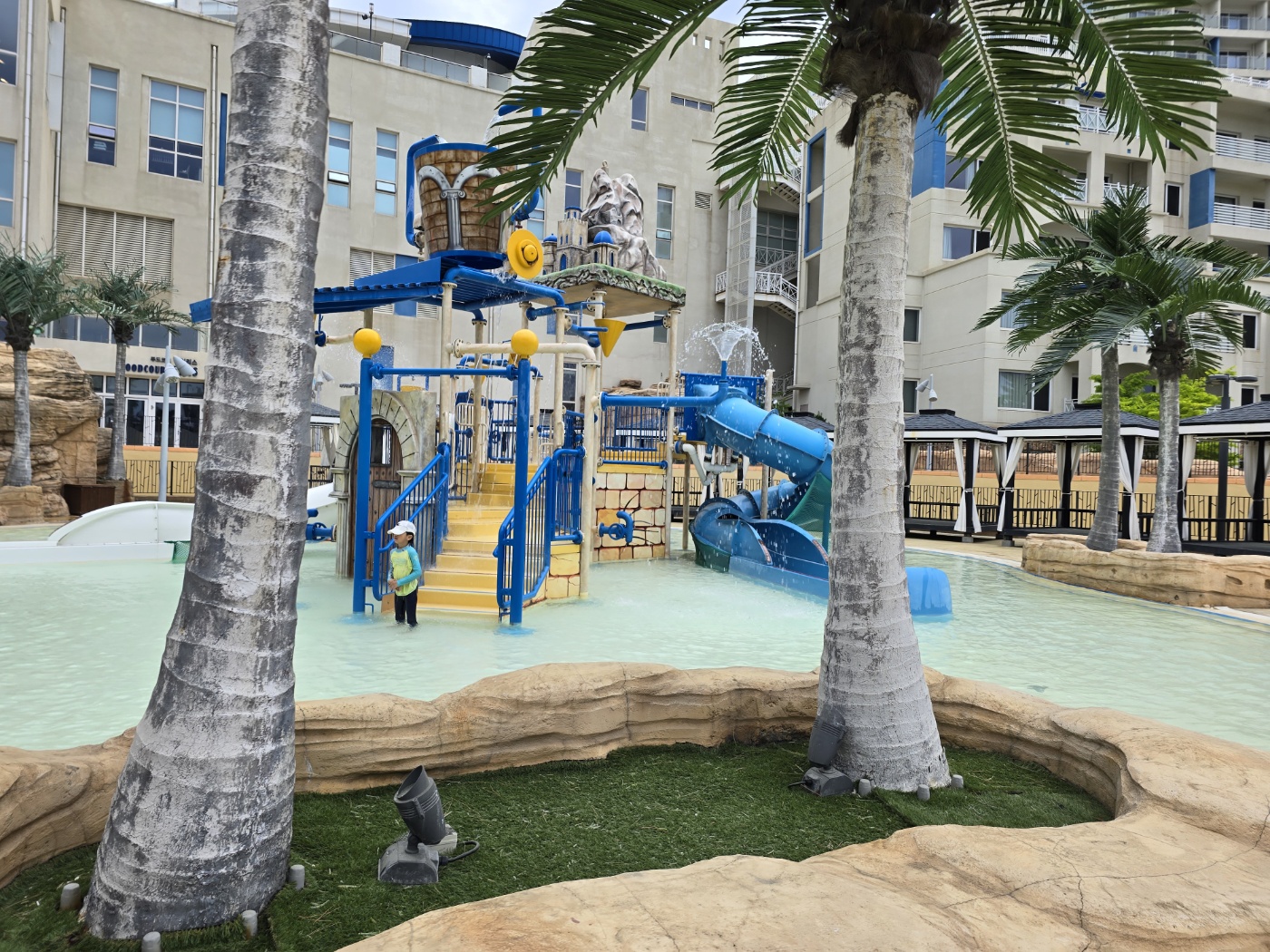 영유아들이 놀수있는 실외풀장